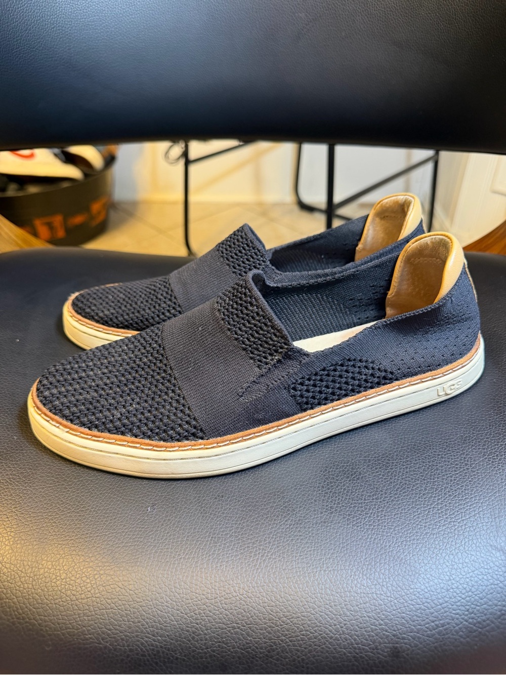 UGG Women's Sammy Slip-On Sneakers  Size 7.5 1016756